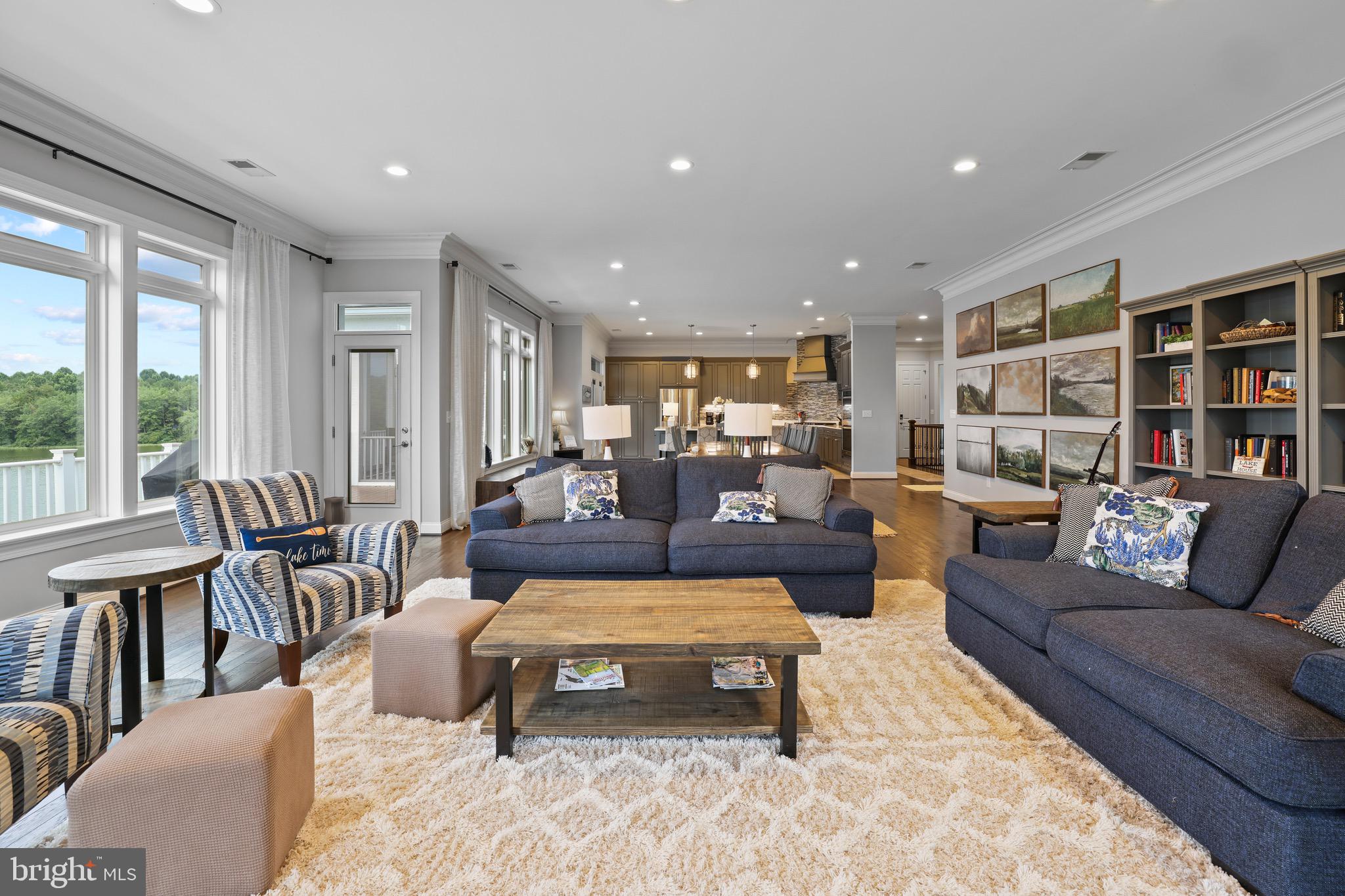 THALIA SHORES - Residential