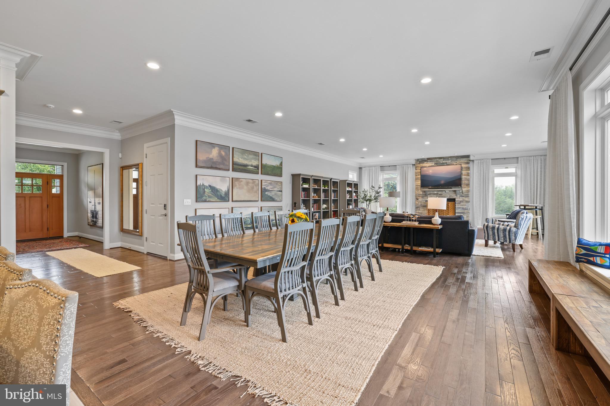 THALIA SHORES - Residential