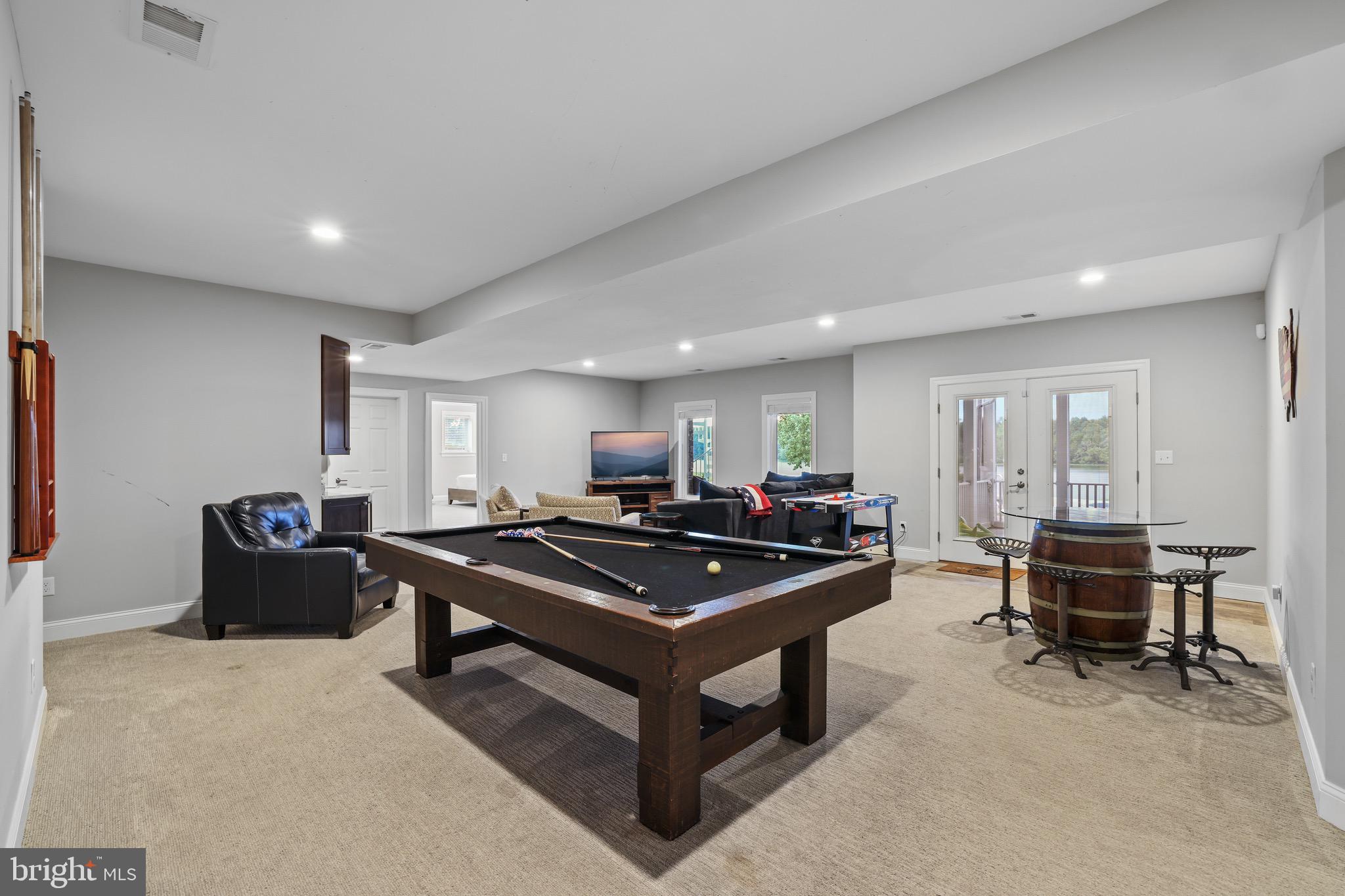 THALIA SHORES - Residential