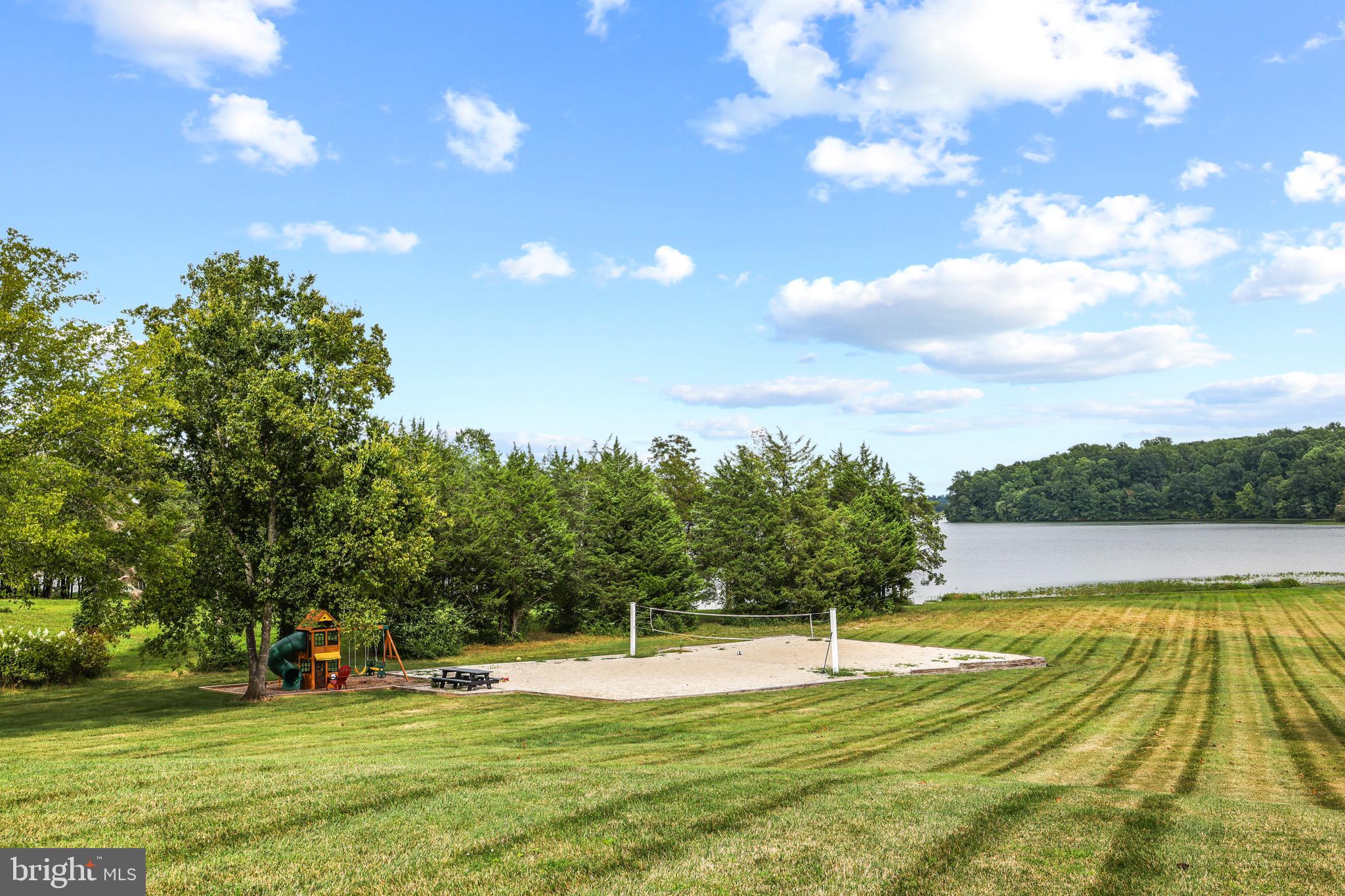 THALIA SHORES - Residential