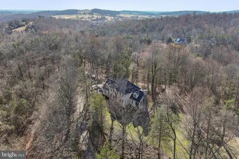 7929 Wellington Drive, Warrenton, VA MLS: VAFQ2020850