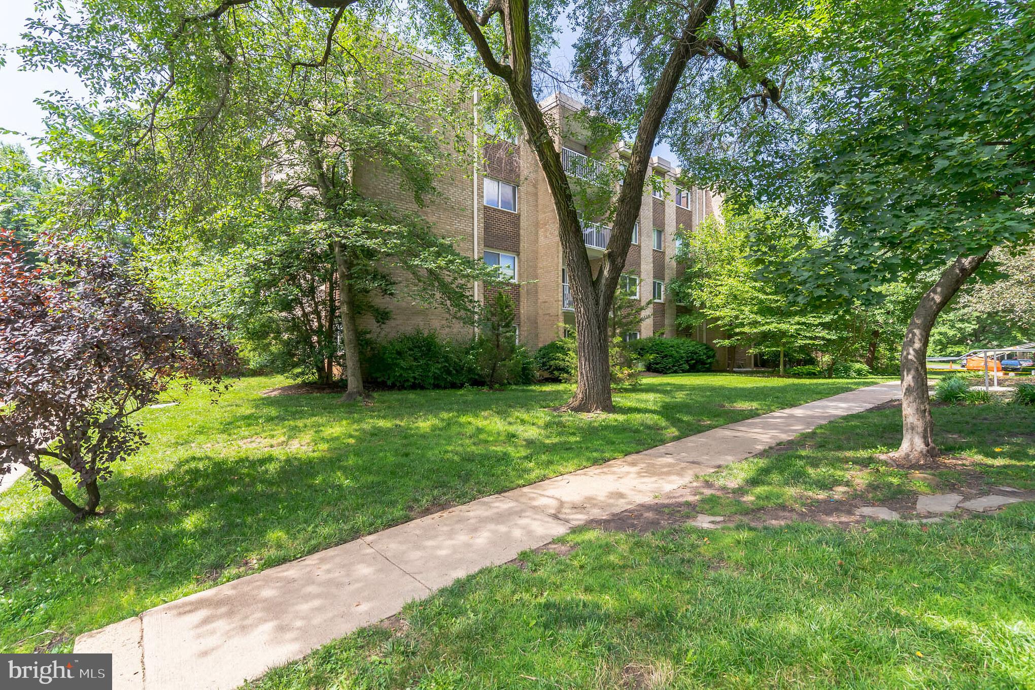 YORKTOWNE SQUARE - Residential