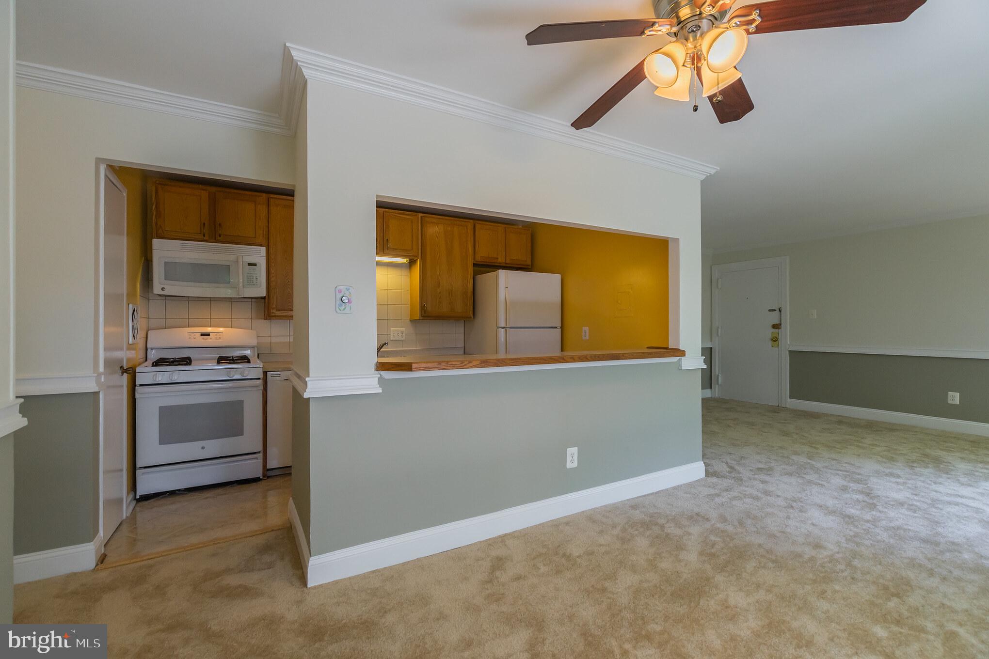 YORKTOWNE SQUARE - Residential