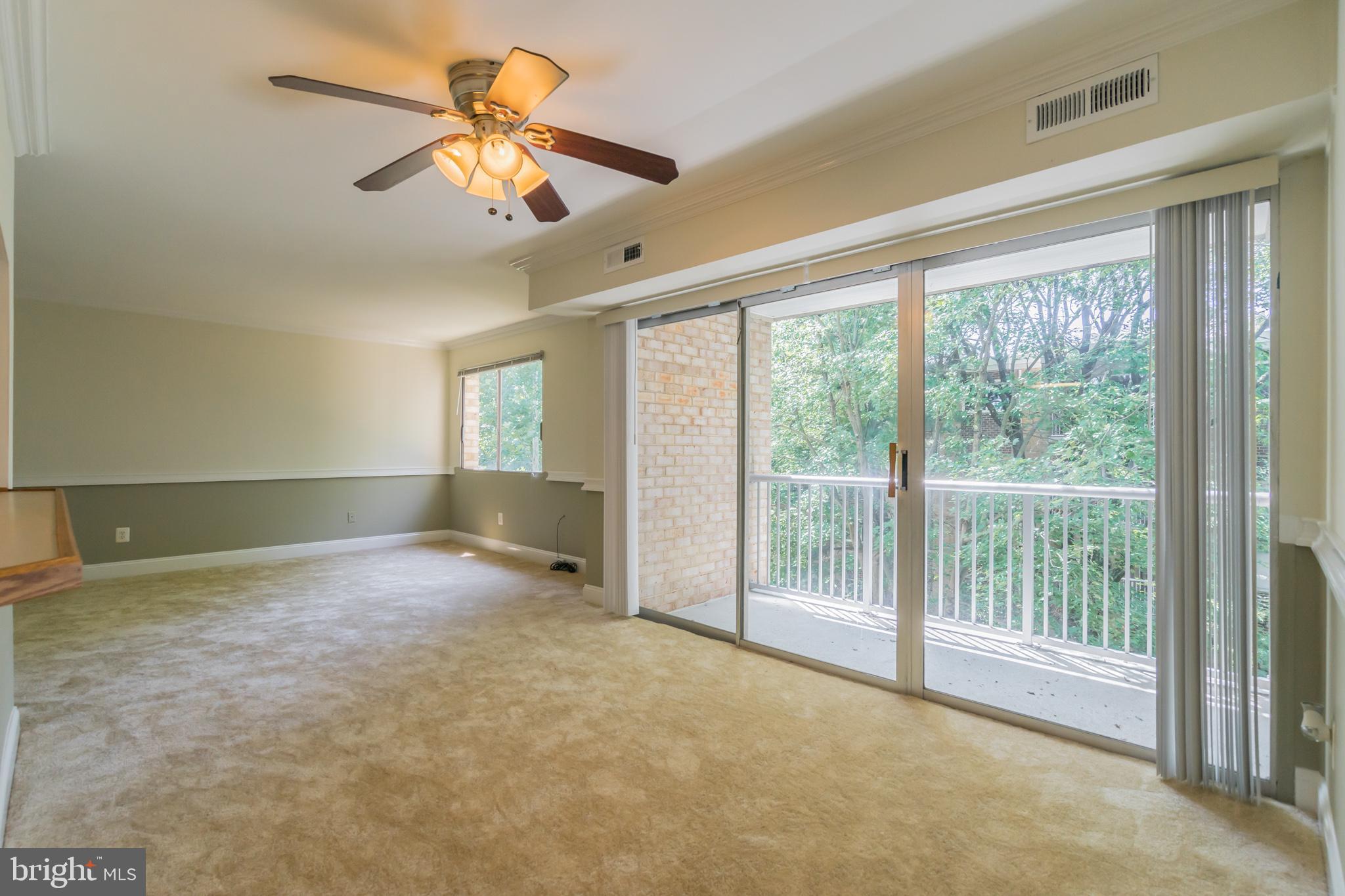 YORKTOWNE SQUARE - Residential