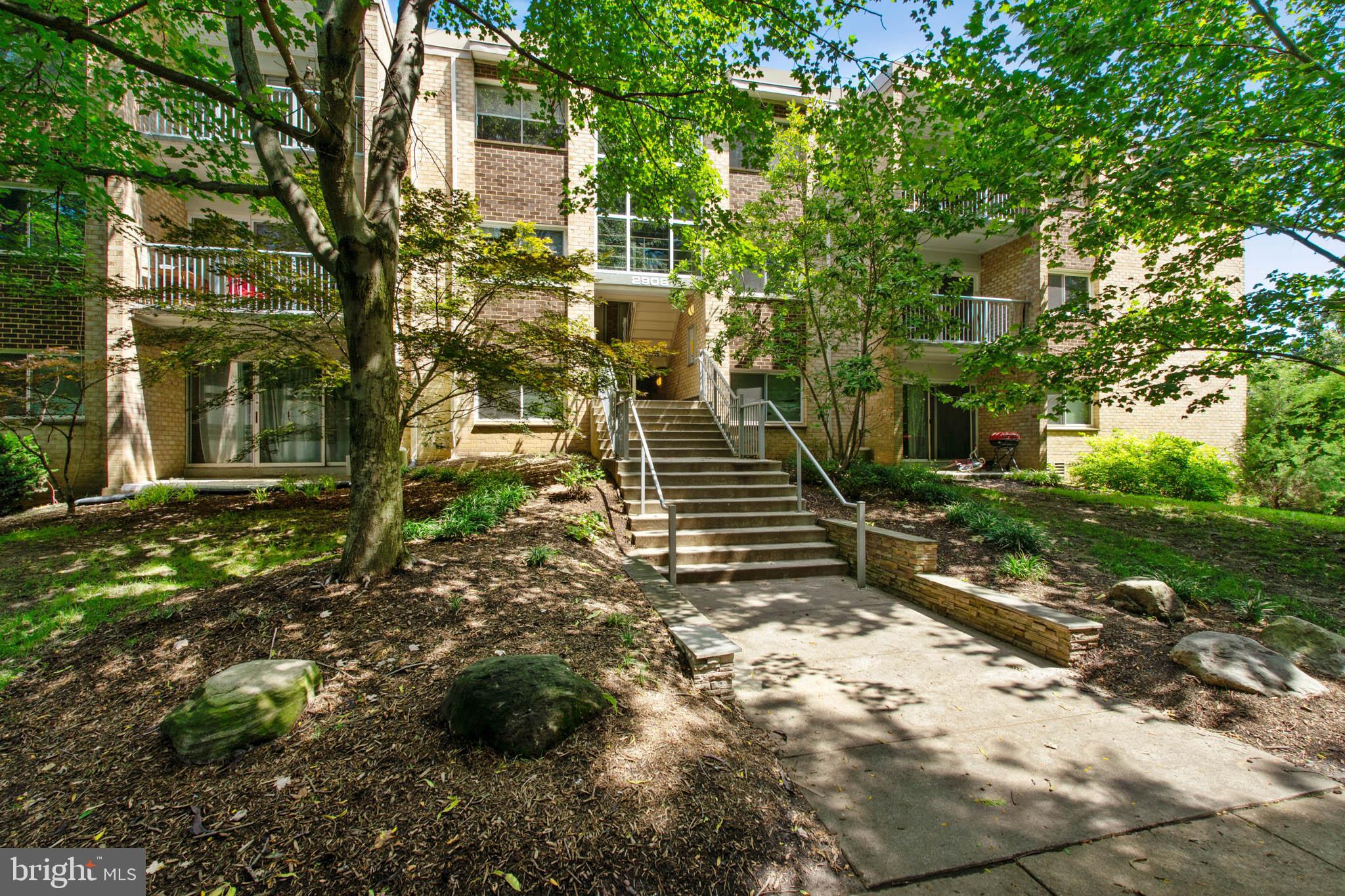 YORKTOWNE SQUARE - Residential