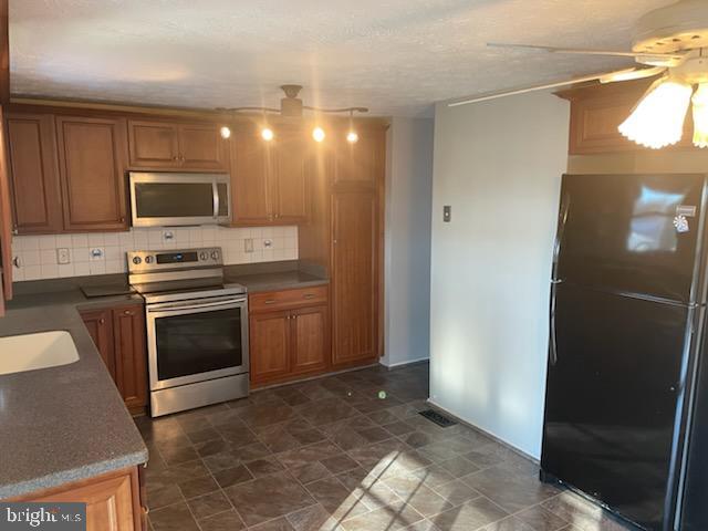 UPTON VILLAGE NORTH - Residential Lease