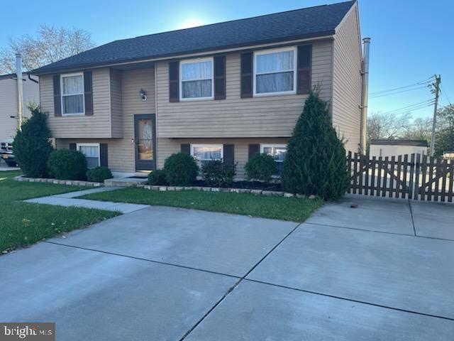 UPTON VILLAGE NORTH - Residential Lease