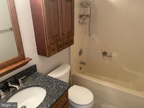 UPTON VILLAGE NORTH - Residential Lease