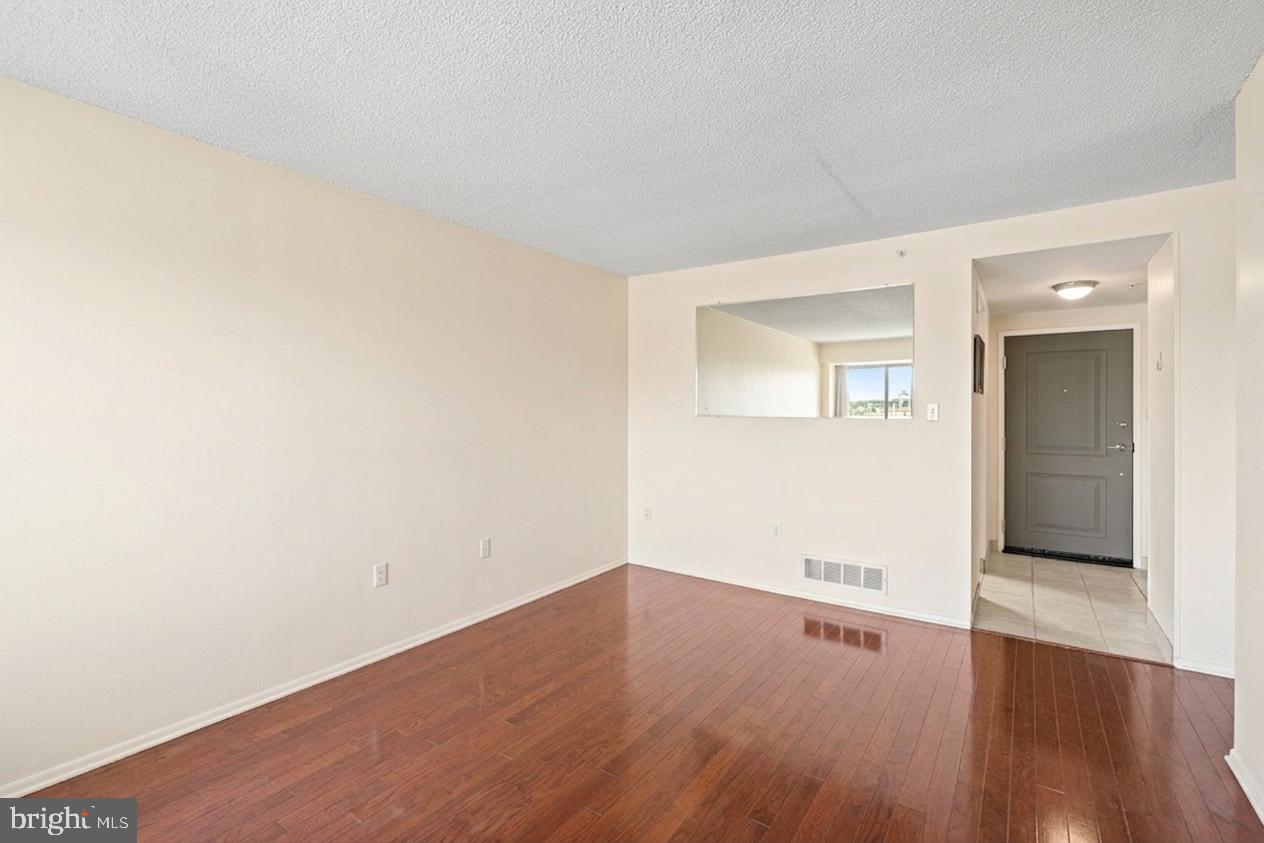 2001 HAMILTON STREET 723