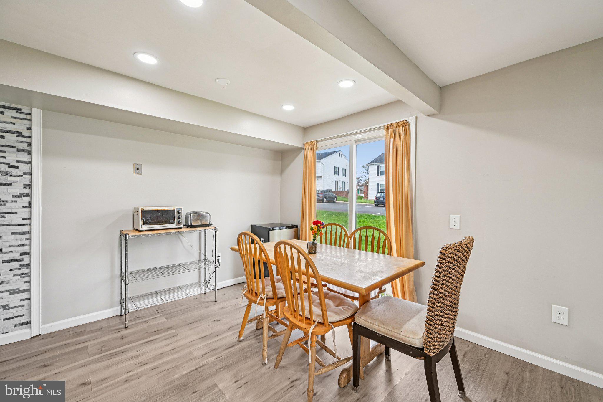 BROOKSHIRE - Residential