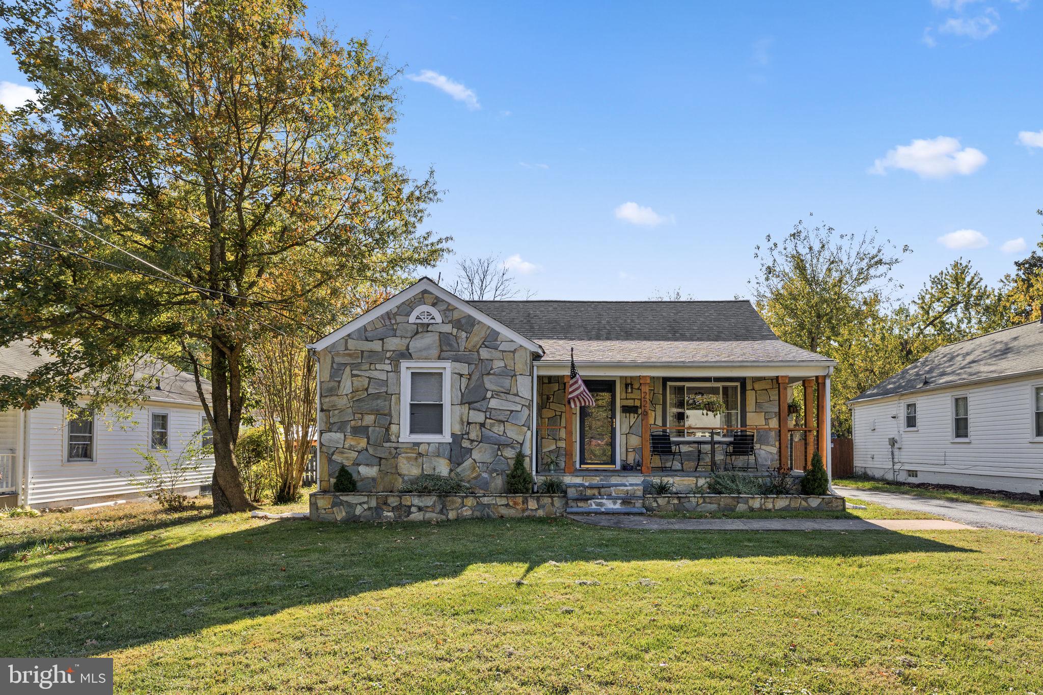 226 HILLCREST DRIVE