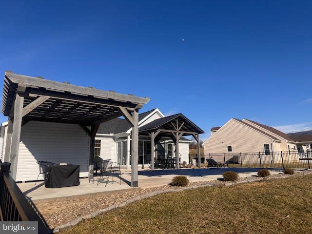 ROLLING HILLS ESTATES - Residential