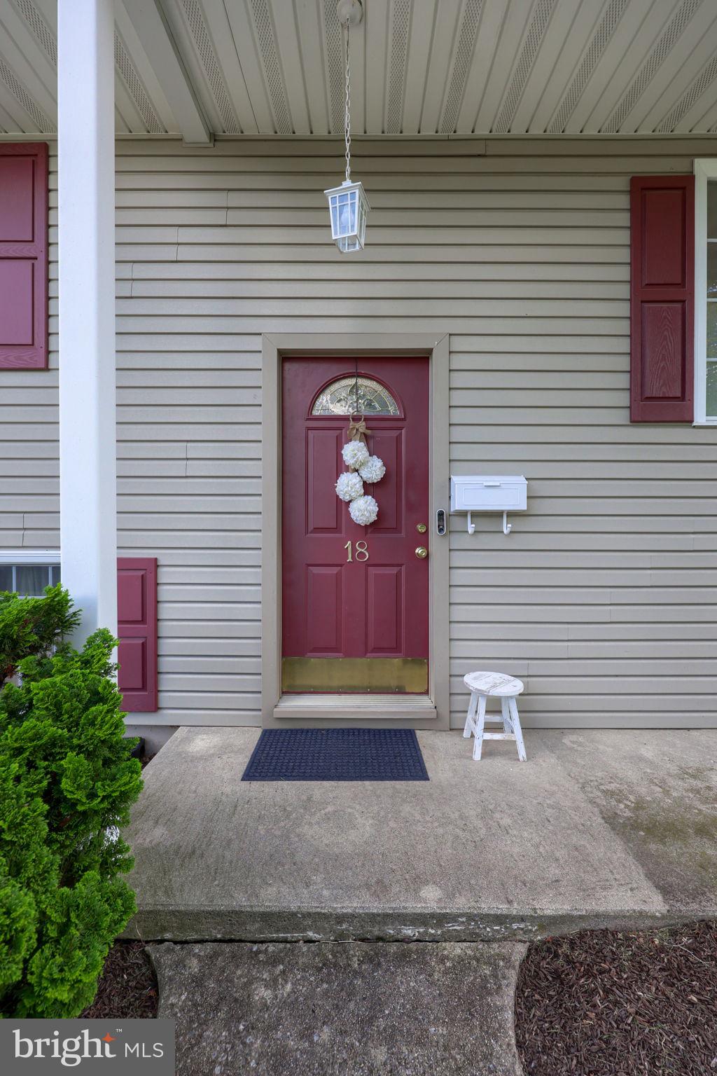 18 LYNNWOOD DRIVE