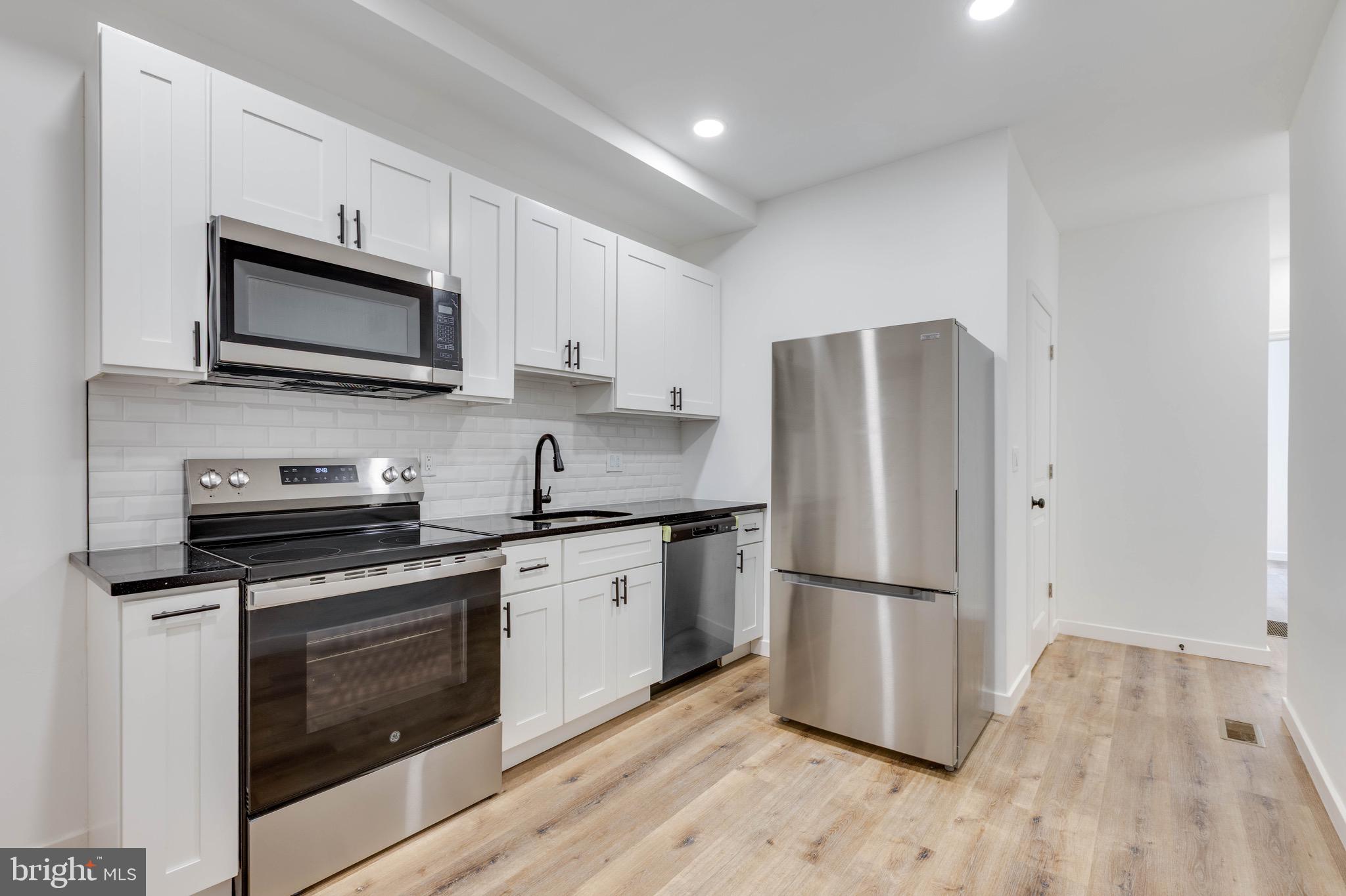 Welcome to 2209 S Bucknell St #1 – a stylish and spacious 1-bedroom, 1-bath unit in the heart of South Philadelphia! This updated home features hardwood floors, a modern kitchen with stainless steel appliances, and a bright, open layout perfect for entertaining. Enjoy central air, in-unit laundry, and access to a private outdoor space. Conveniently located near public transit, shops, and local restaurants. Don’t miss your chance to live in this vibrant neighborhood!