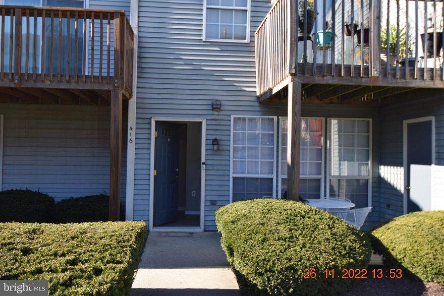 Minutes from Downtown Frederick and shopping. Quaint 2 bedroom 2 Full  bath Condo.  Nice size rooms with Living room Dining room combo. In suite laundry.
2 Assigned parking spots and Plenty of parking for guests.
$38.00 Application Fee. Per adult.