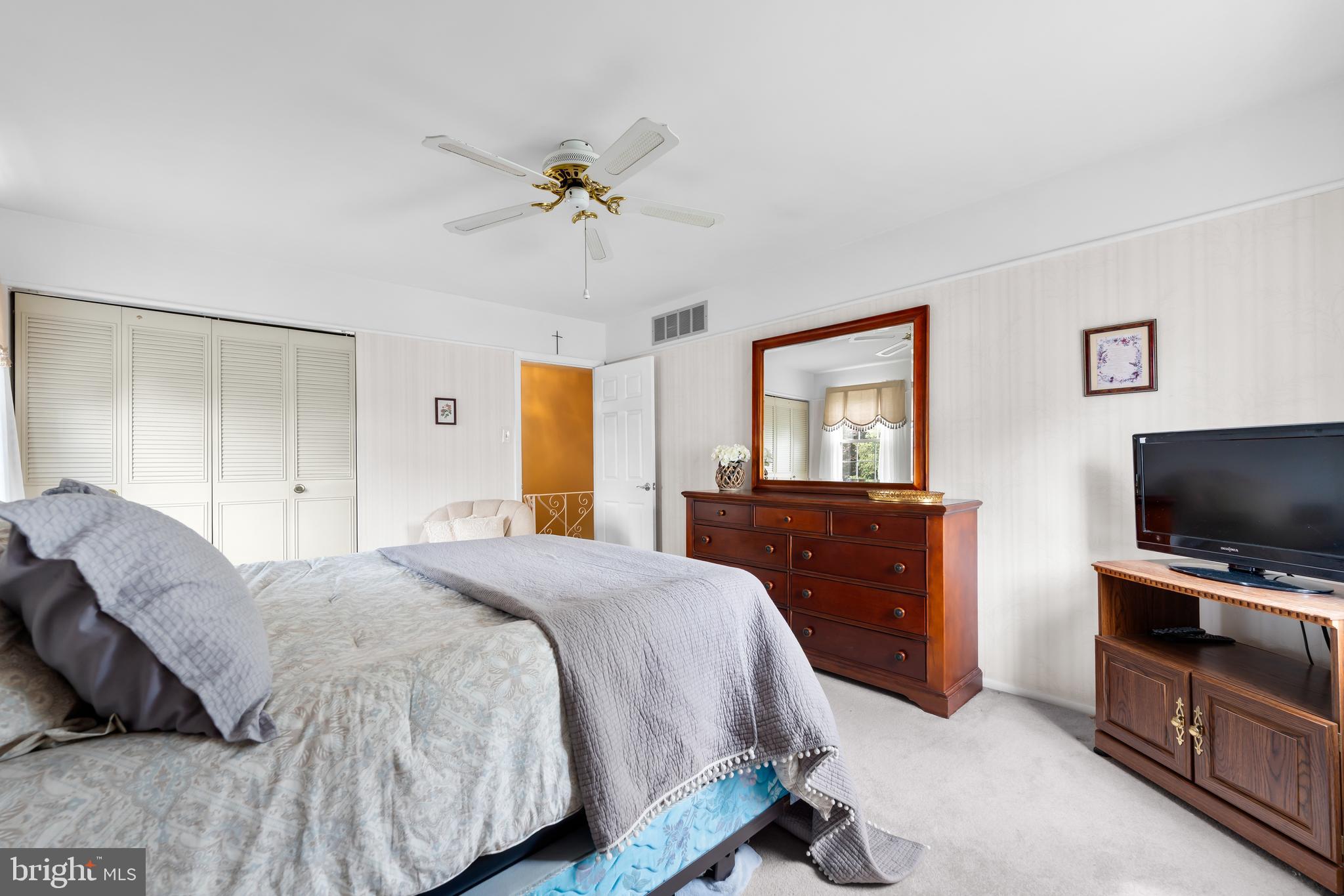 WOODRIDGE EAST - Residential