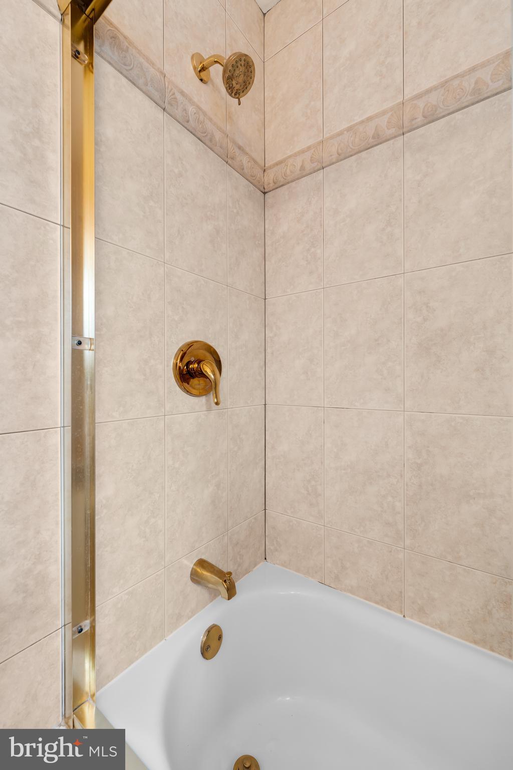 WOODRIDGE EAST - Residential