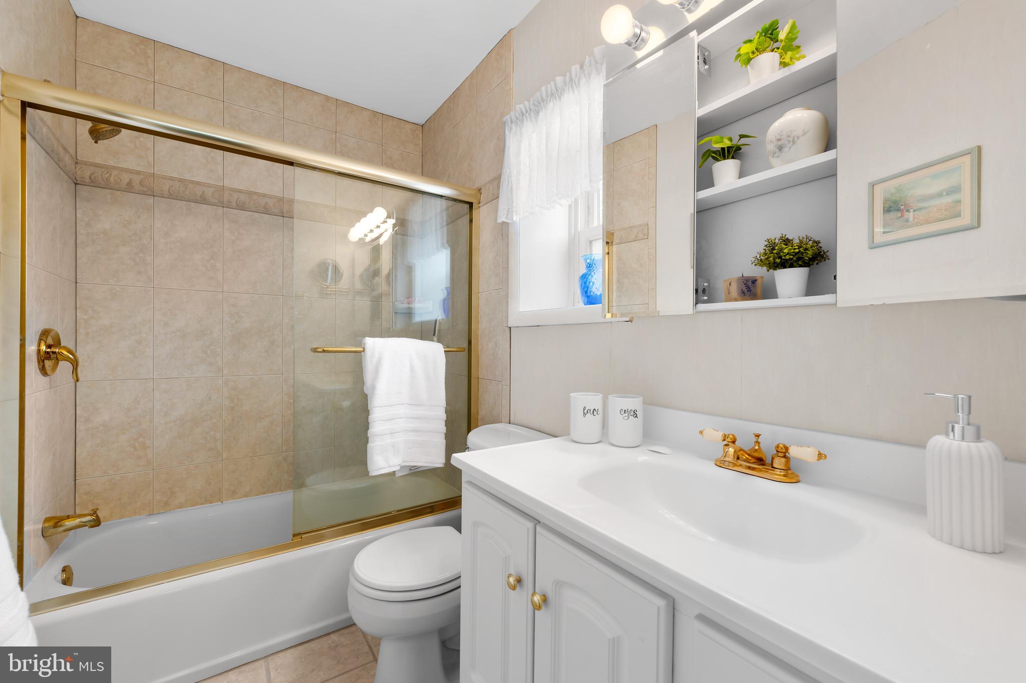 WOODRIDGE EAST - Residential