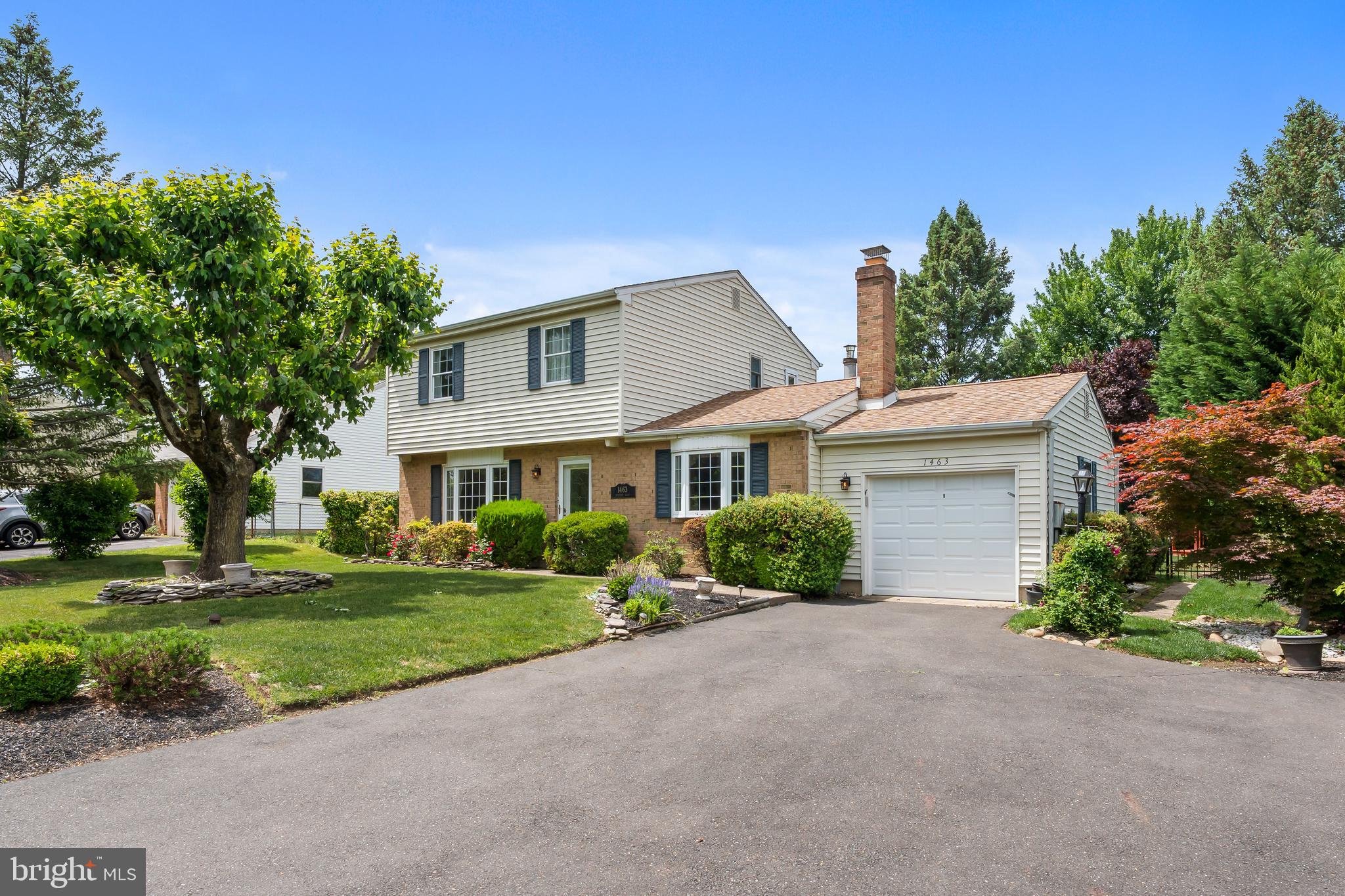 WOODRIDGE EAST - Residential