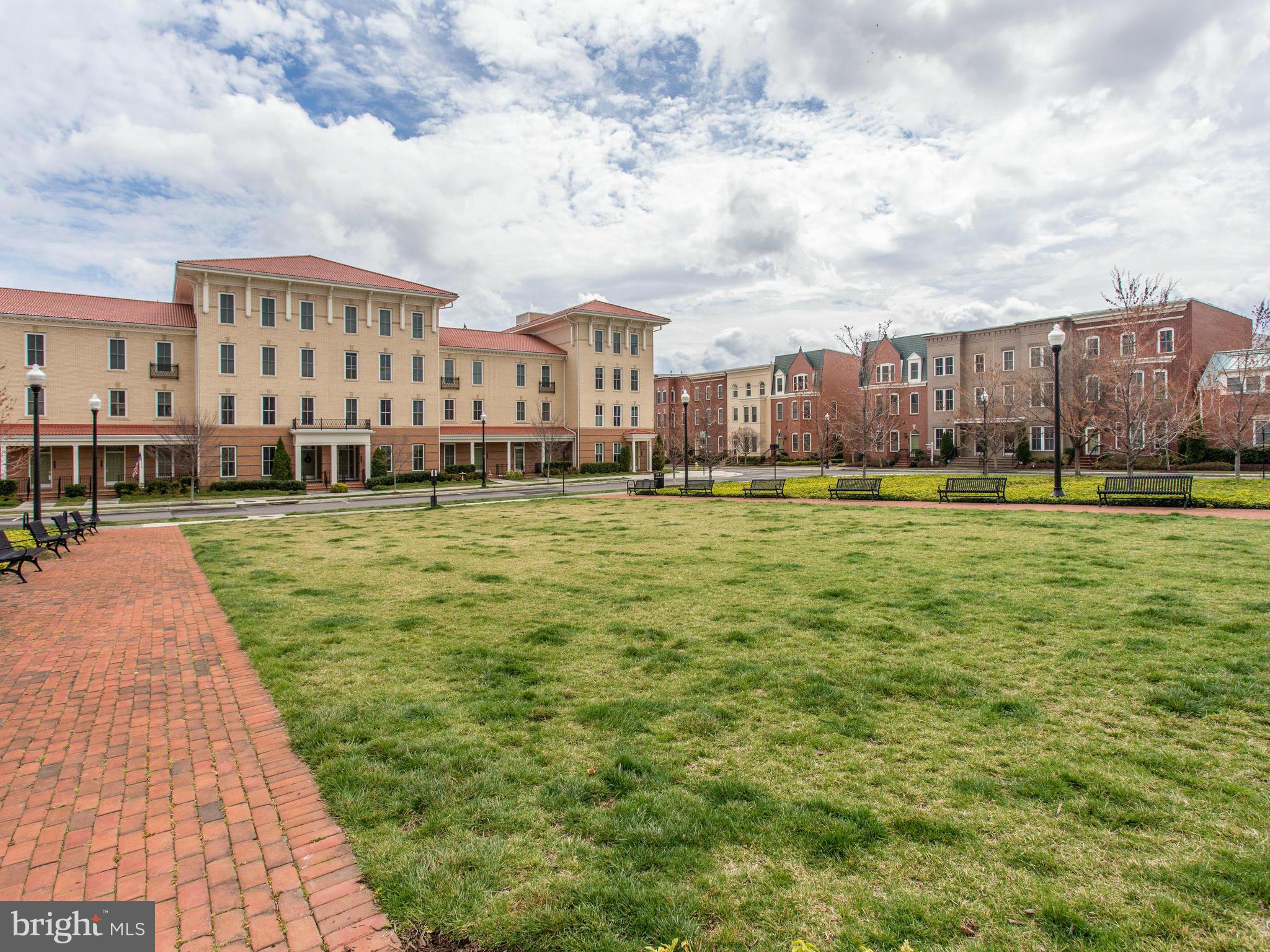 POTOMAC YARD - Residential Lease
