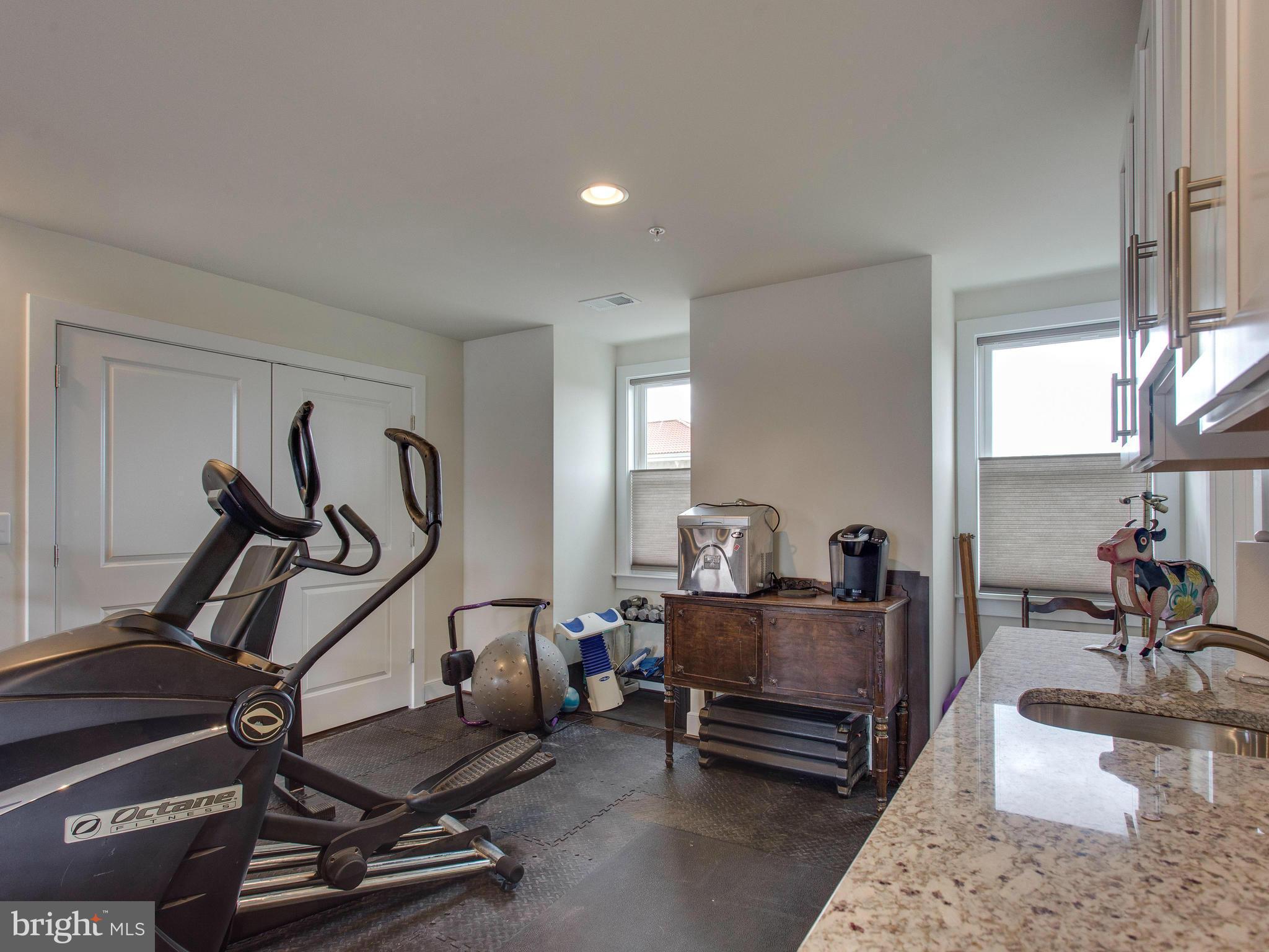 POTOMAC YARD - Residential Lease