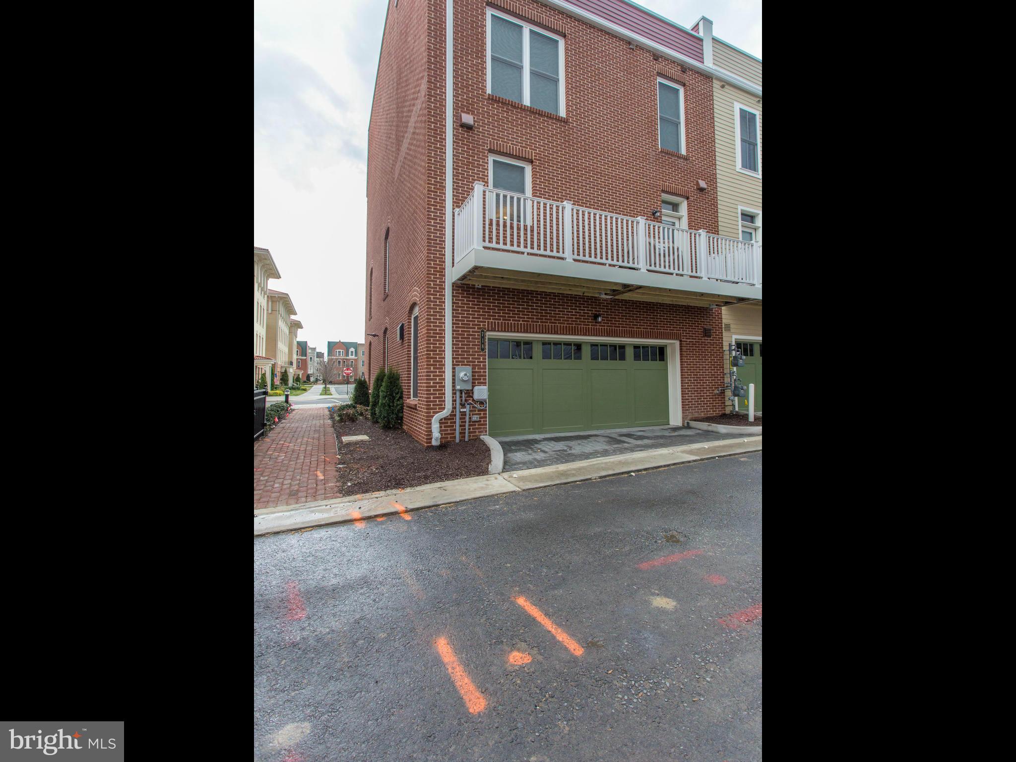 POTOMAC YARD - Residential Lease