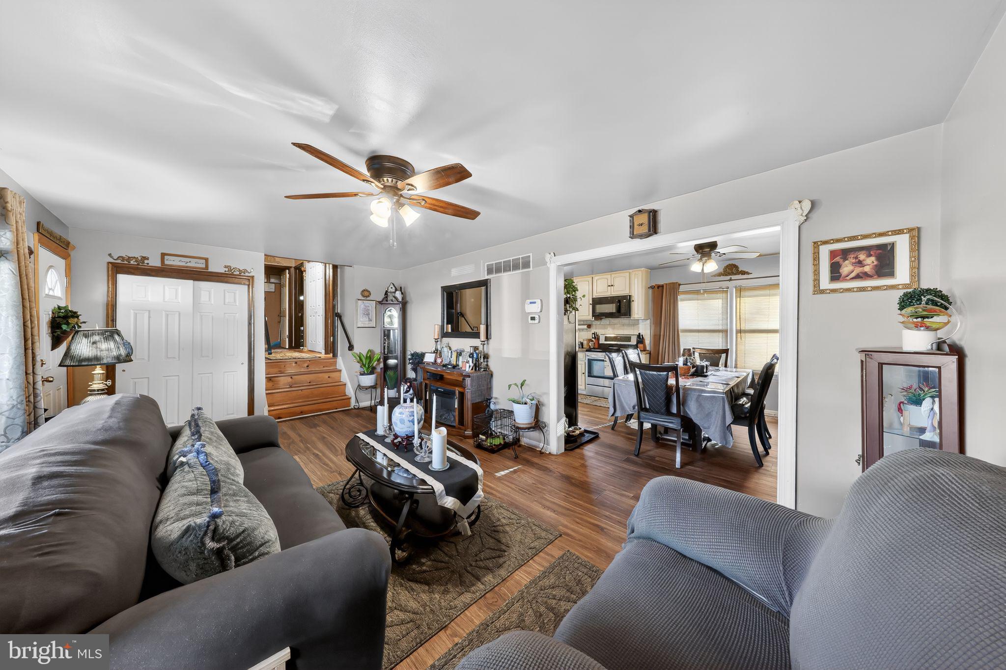 871 BROADFIELD DRIVE