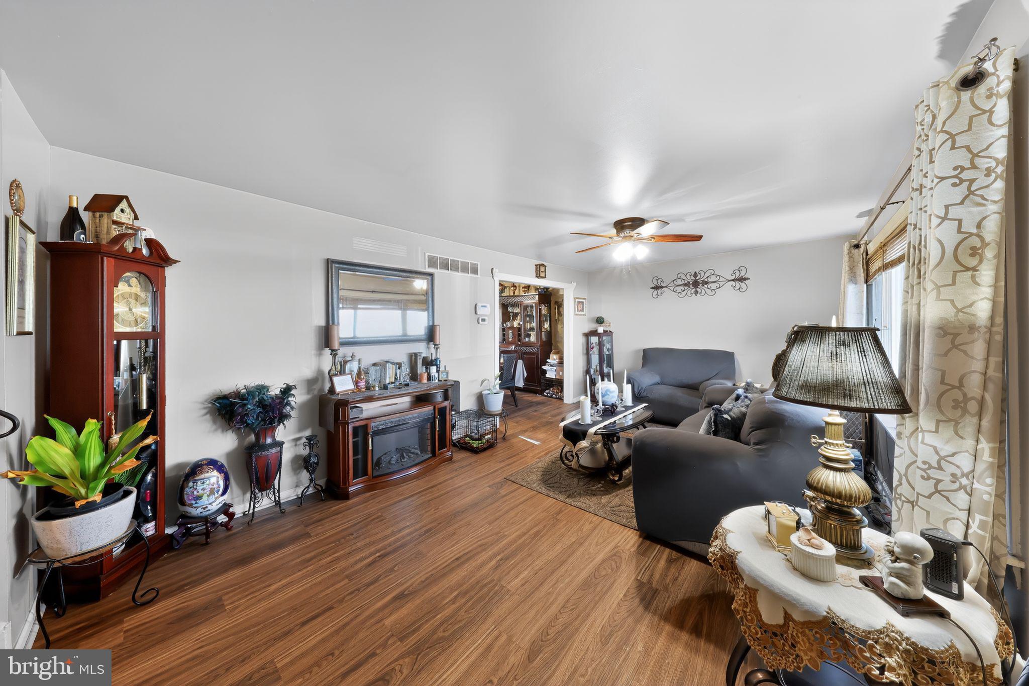 871 BROADFIELD DRIVE