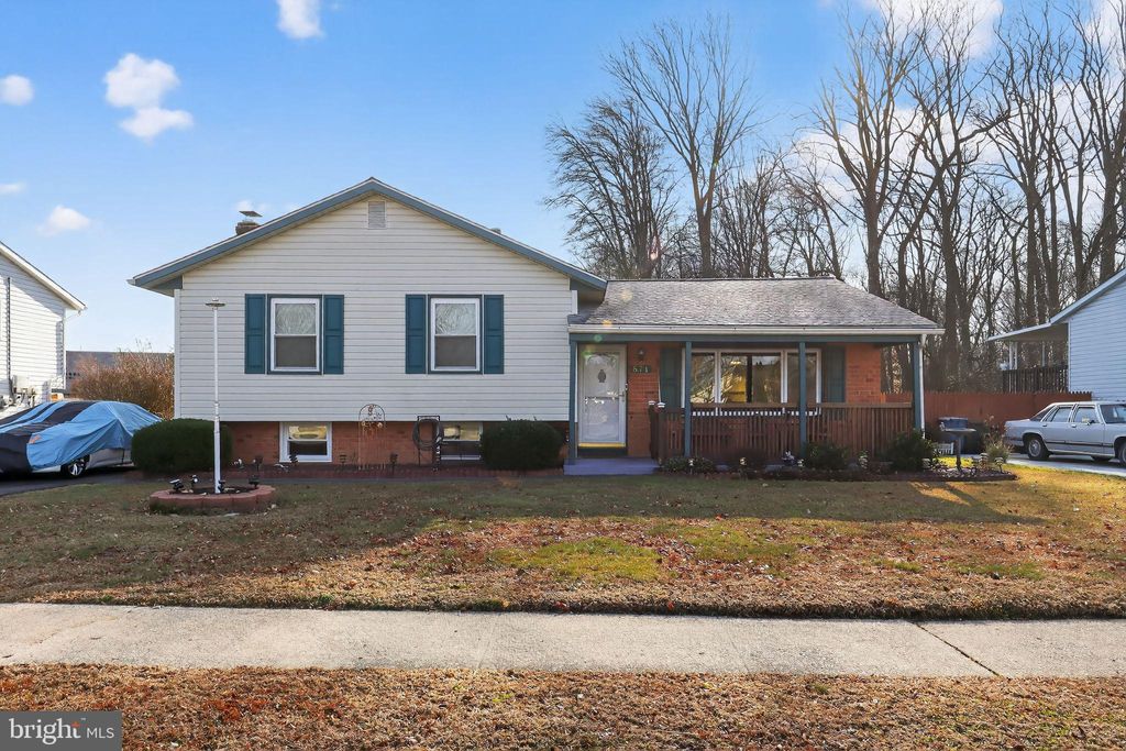 Photo of 871 Broadfield Drive, NEWARK, DE 19713 (MLS # DENC2095418)