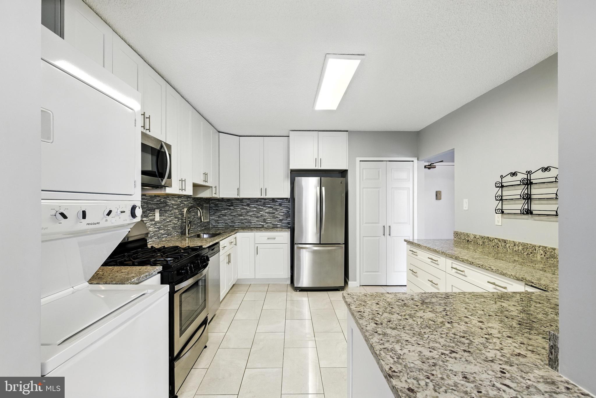 SKYLINE PLAZA - Residential