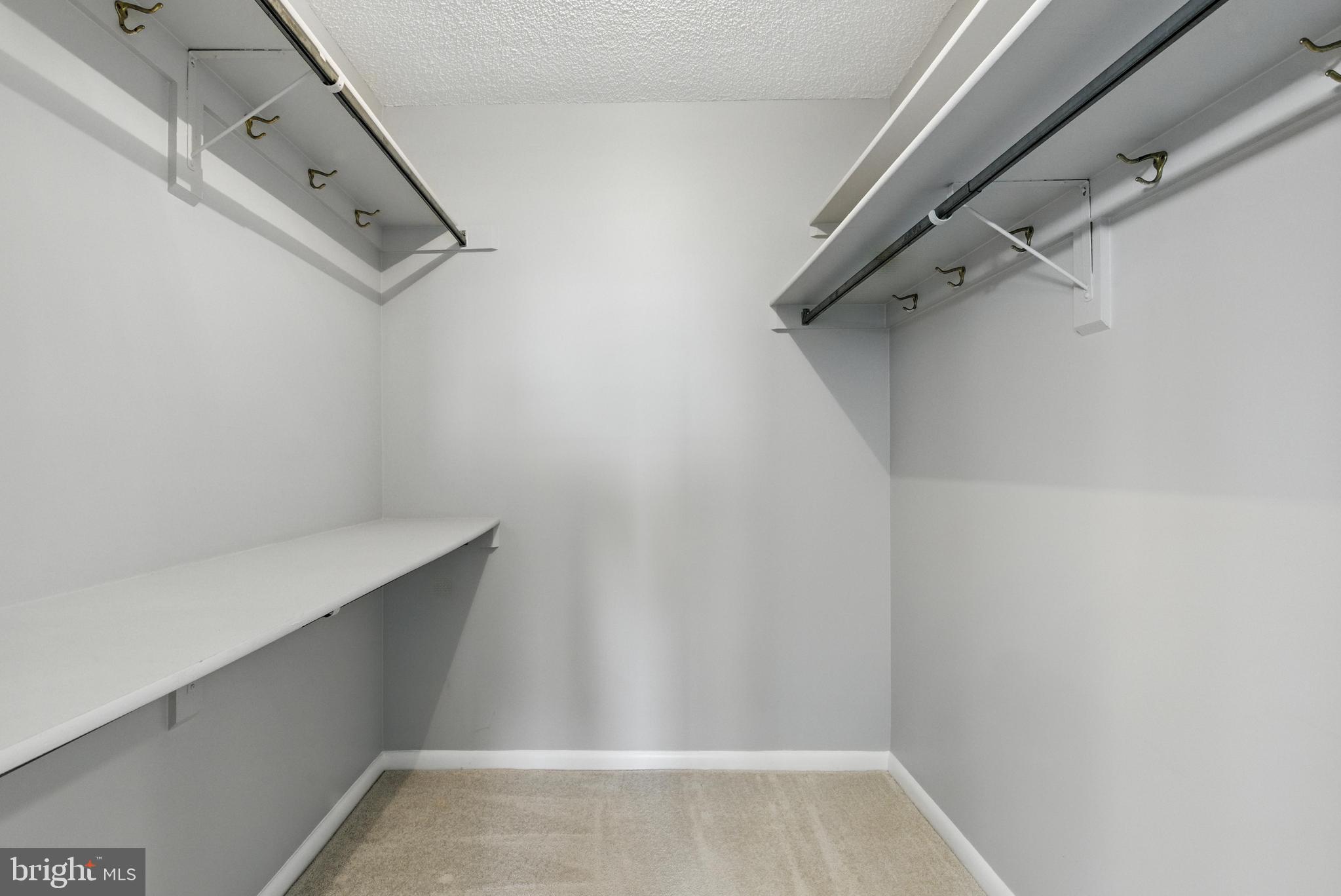 SKYLINE PLAZA - Residential