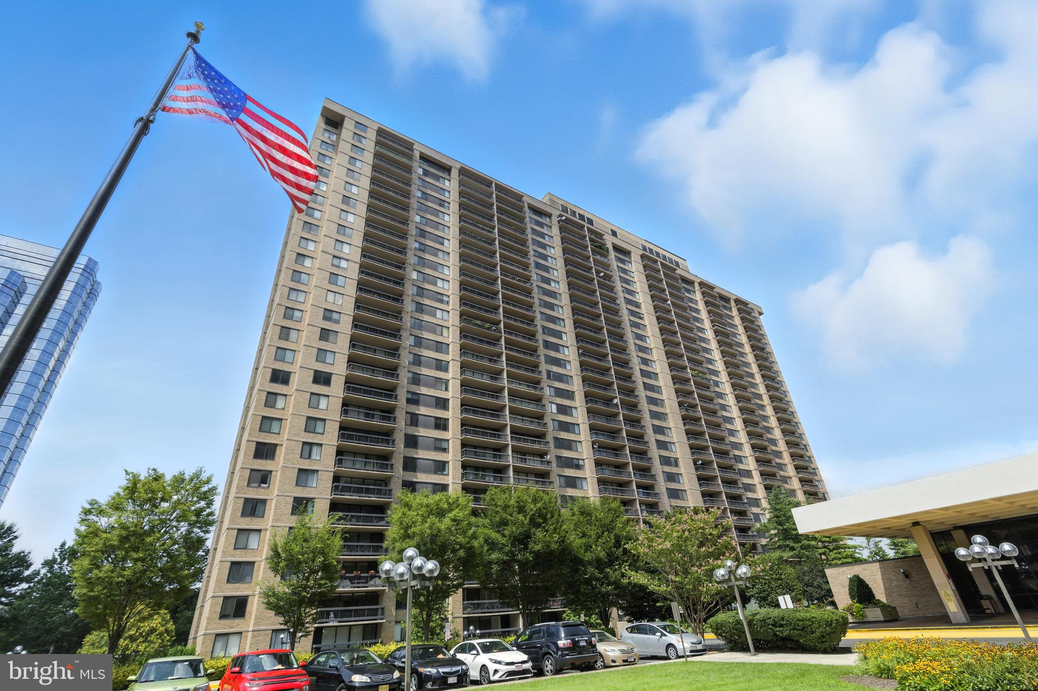 SKYLINE PLAZA - Residential