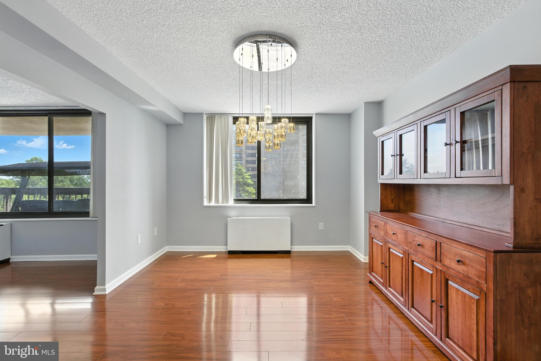 SKYLINE PLAZA - Residential