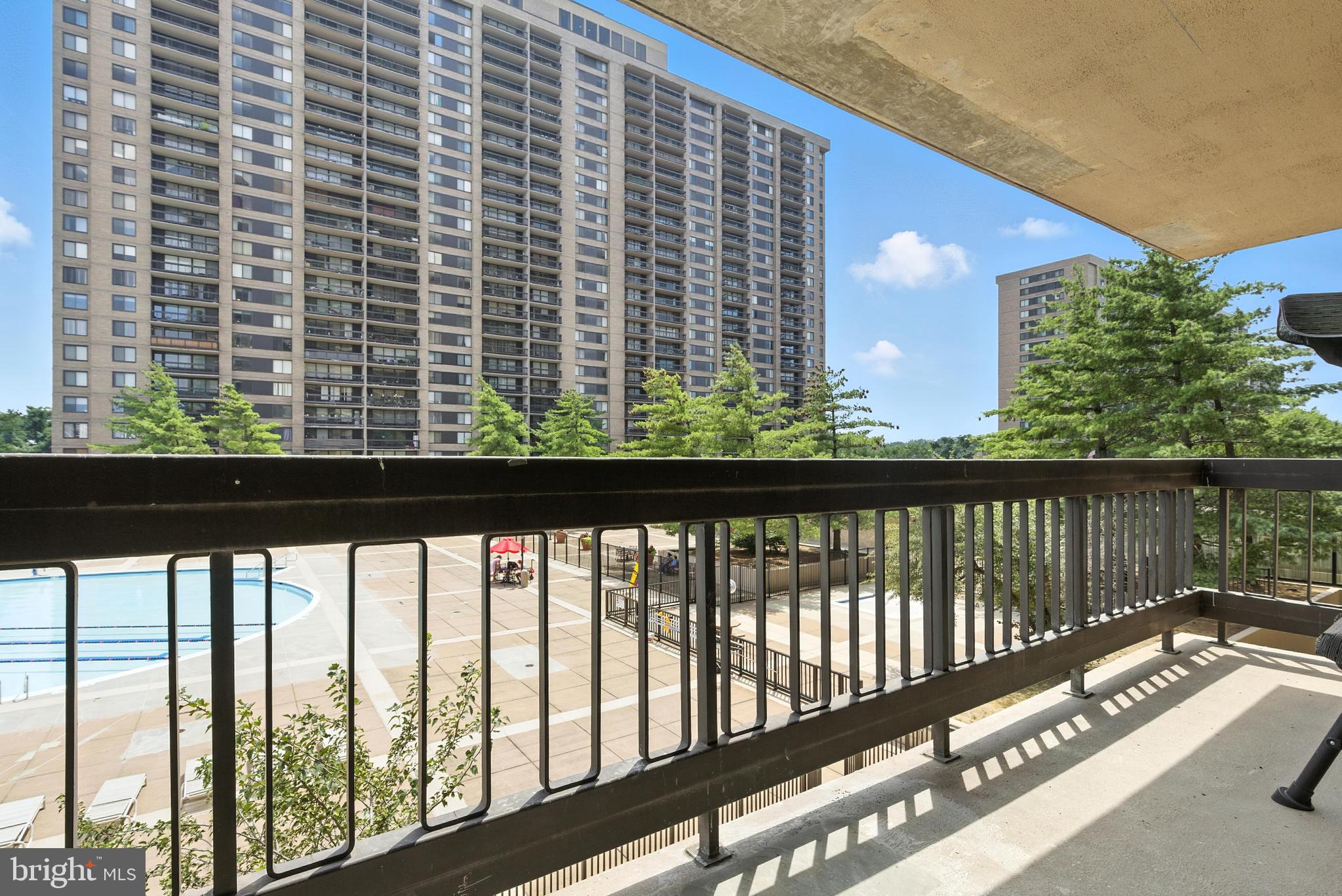 SKYLINE PLAZA - Residential