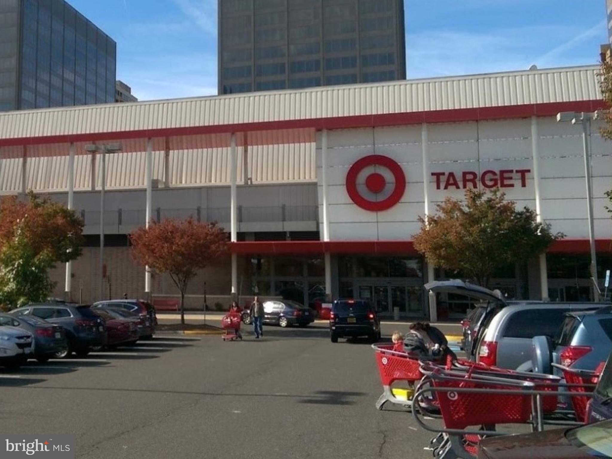 SKYLINE PLAZA - Residential