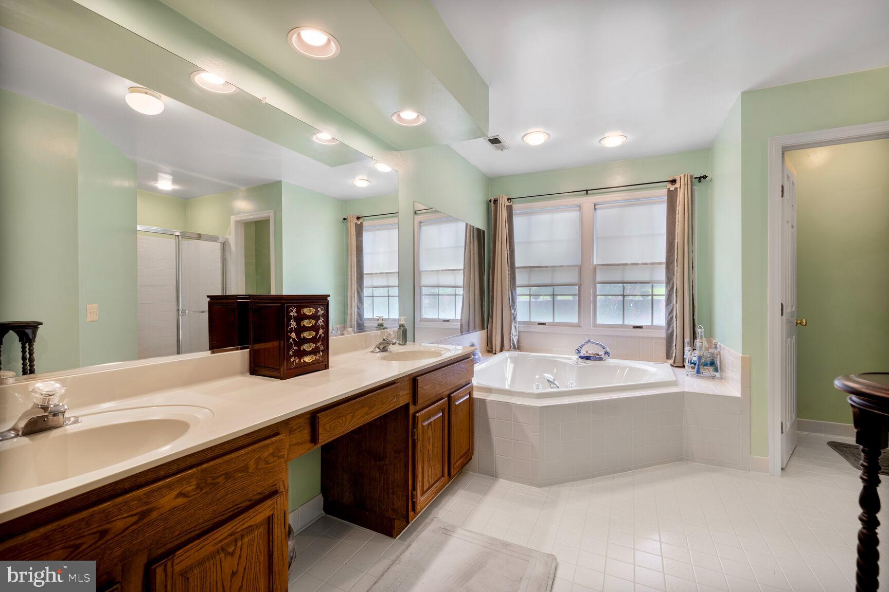 KINGS SQUARE - Residential