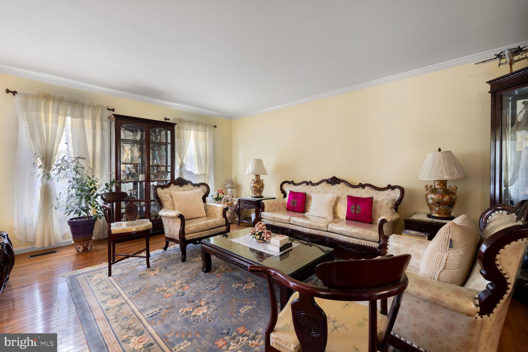 KINGS SQUARE - Residential