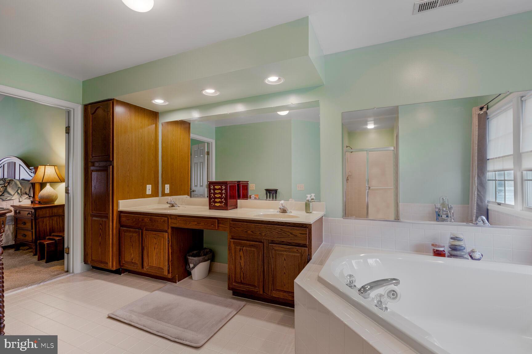 KINGS SQUARE - Residential