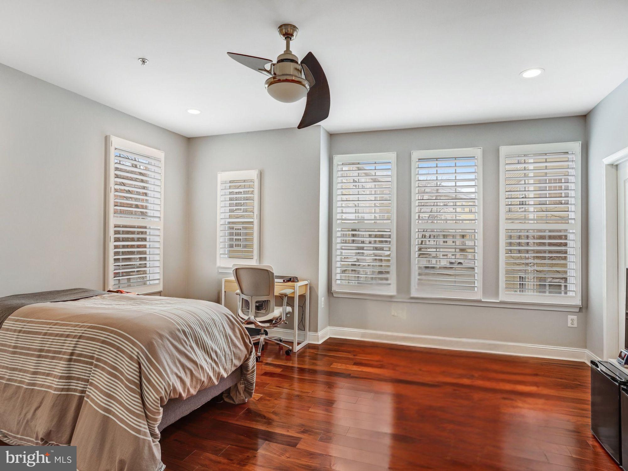 KENTLANDS - Residential