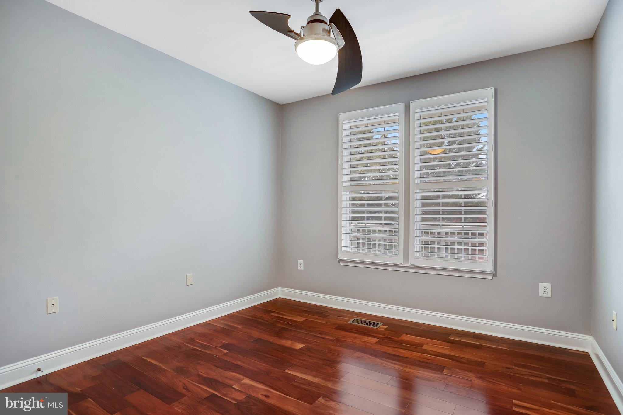 KENTLANDS - Residential