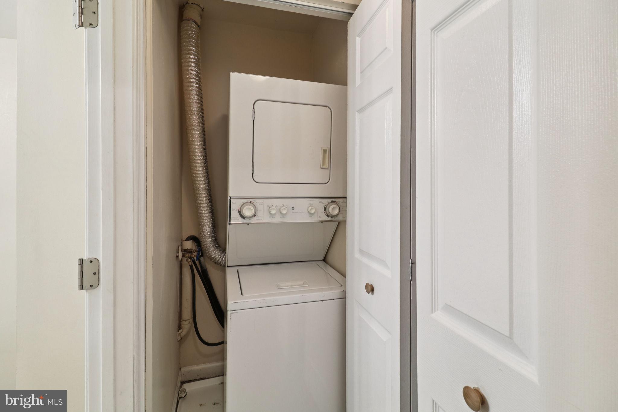 TREETOP CONDO - Residential