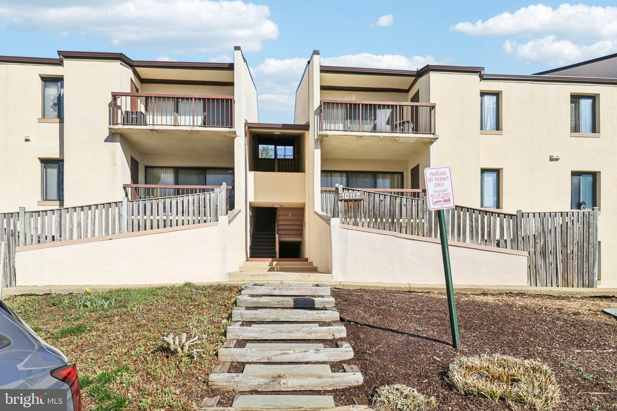 TREETOP CONDO - Residential