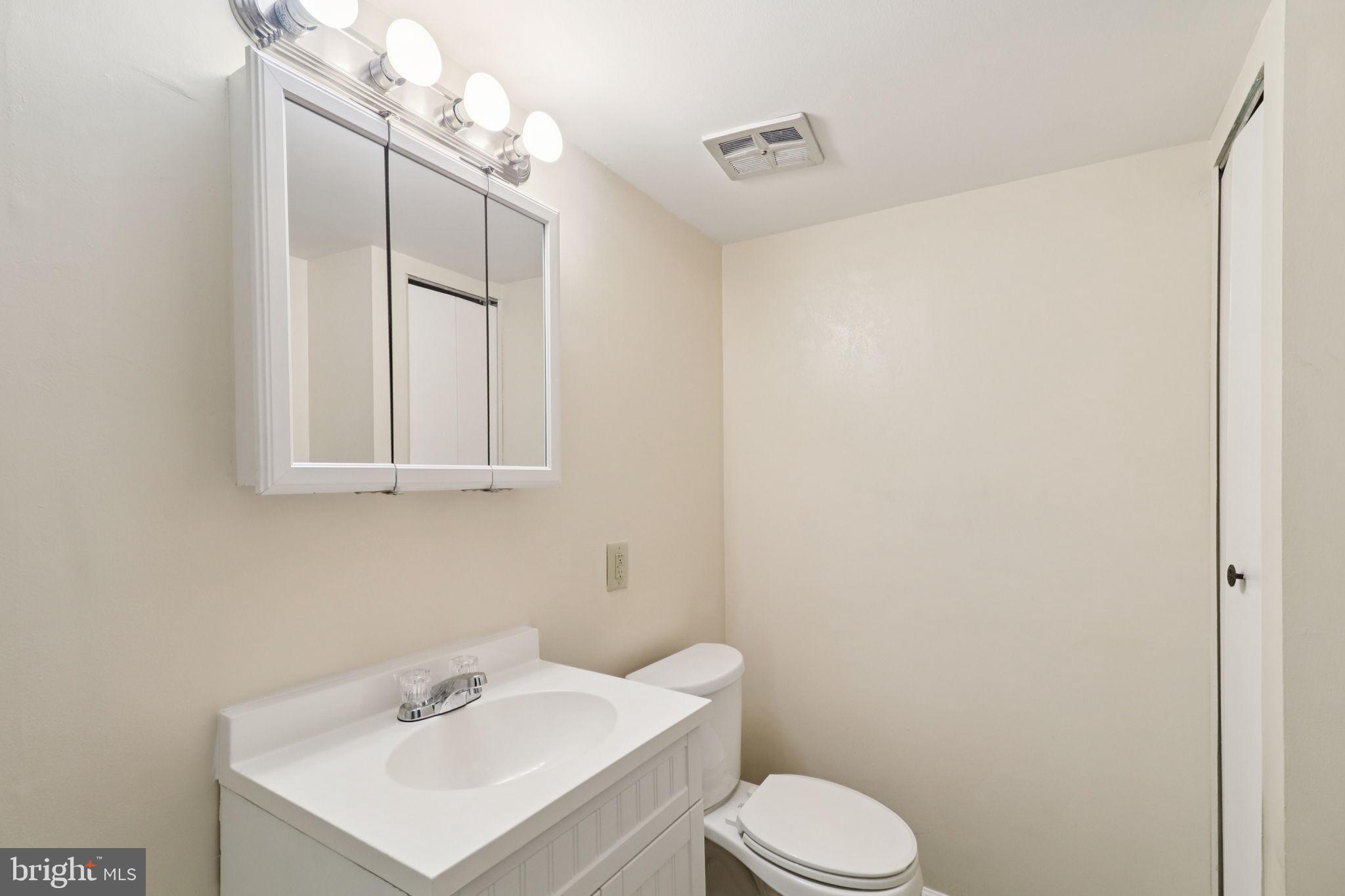 TREETOP CONDO - Residential