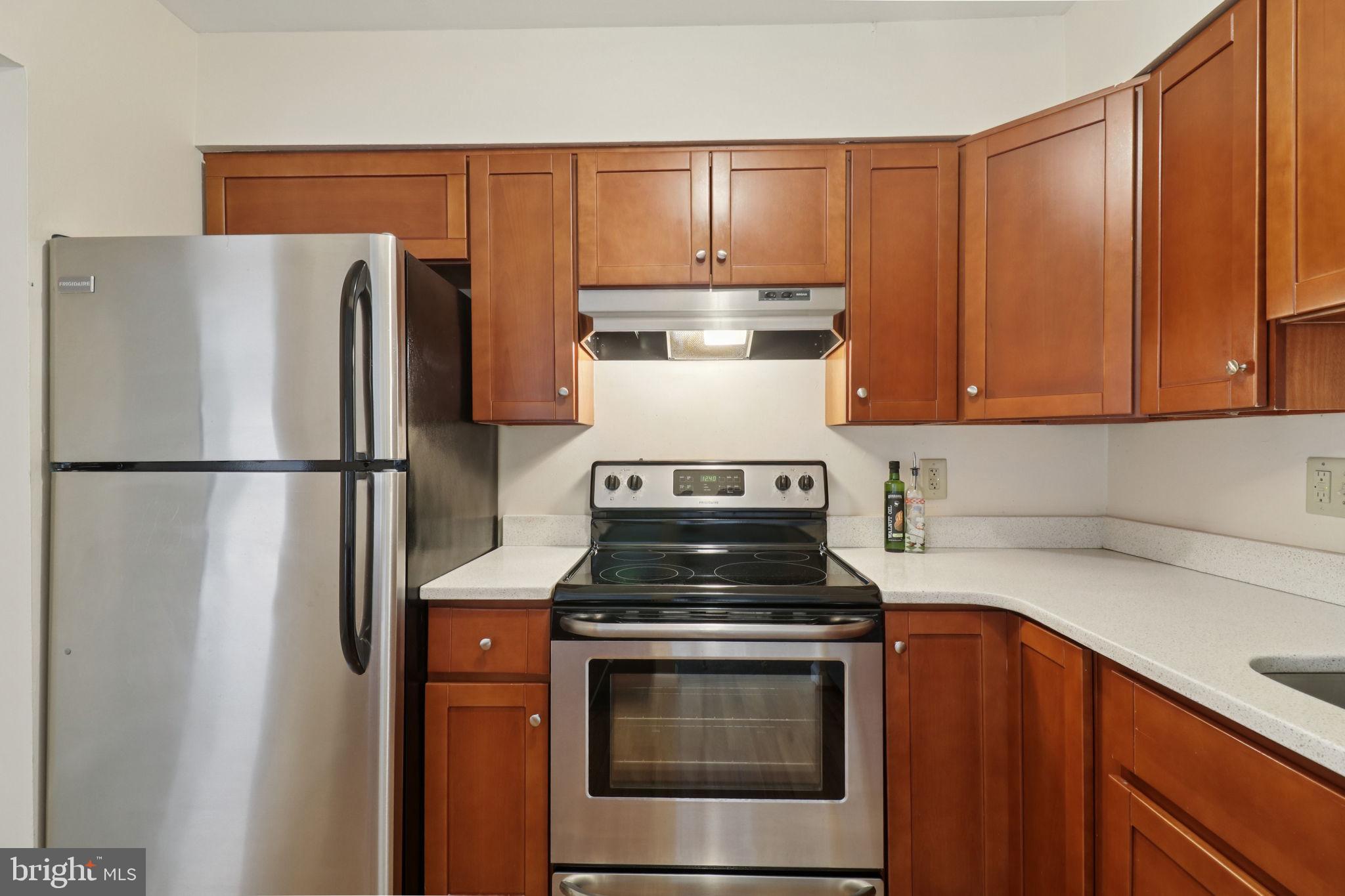 TREETOP CONDO - Residential