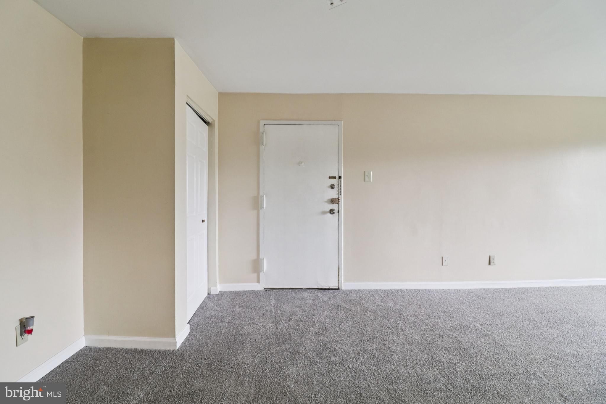 TREETOP CONDO - Residential