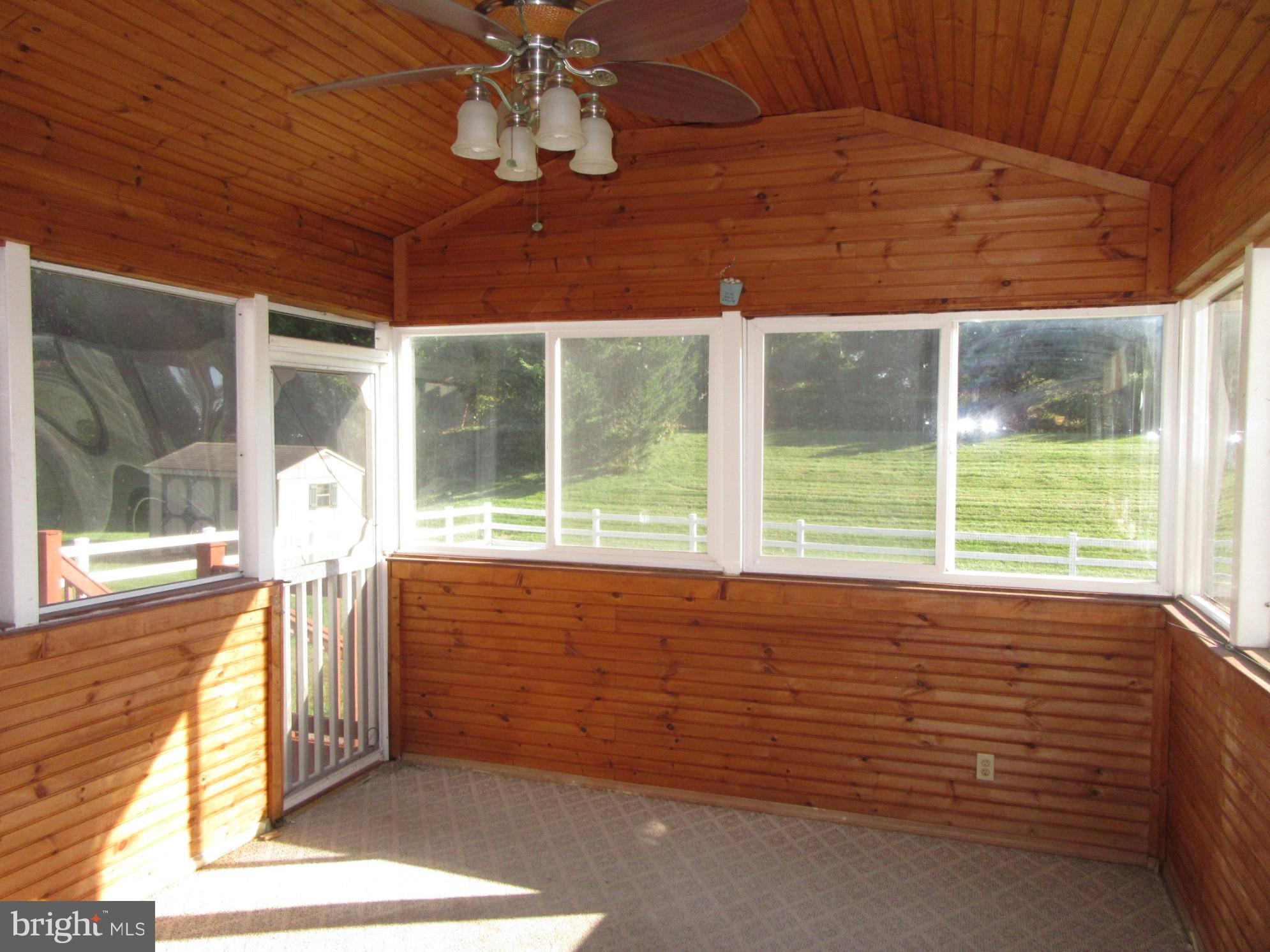 DOVE RUN - Residential Lease