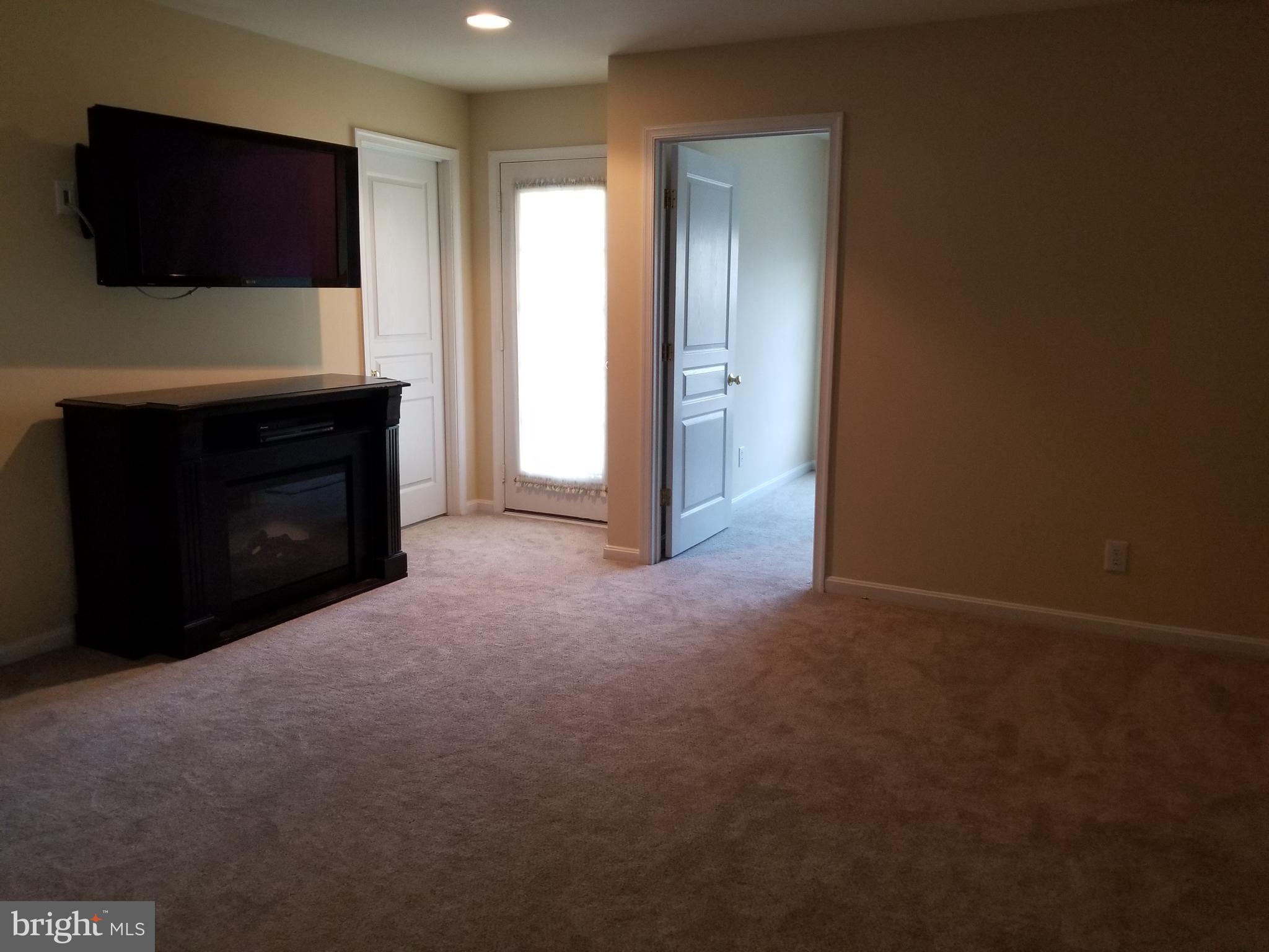 LONGFORD CROSSING - Residential Lease