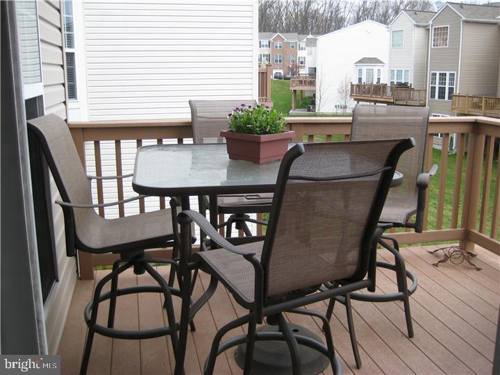 LONGFORD CROSSING - Residential Lease