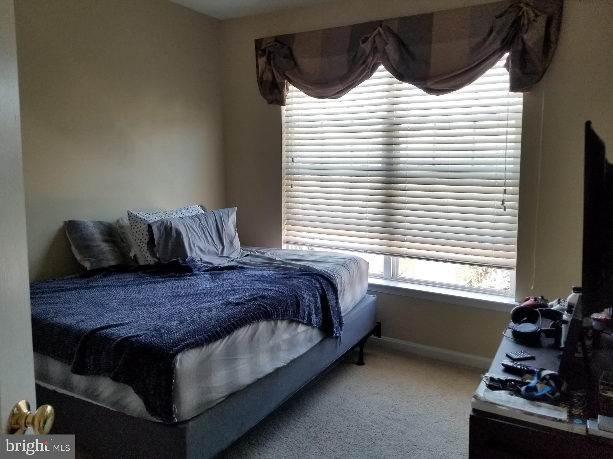 LONGFORD CROSSING - Residential Lease