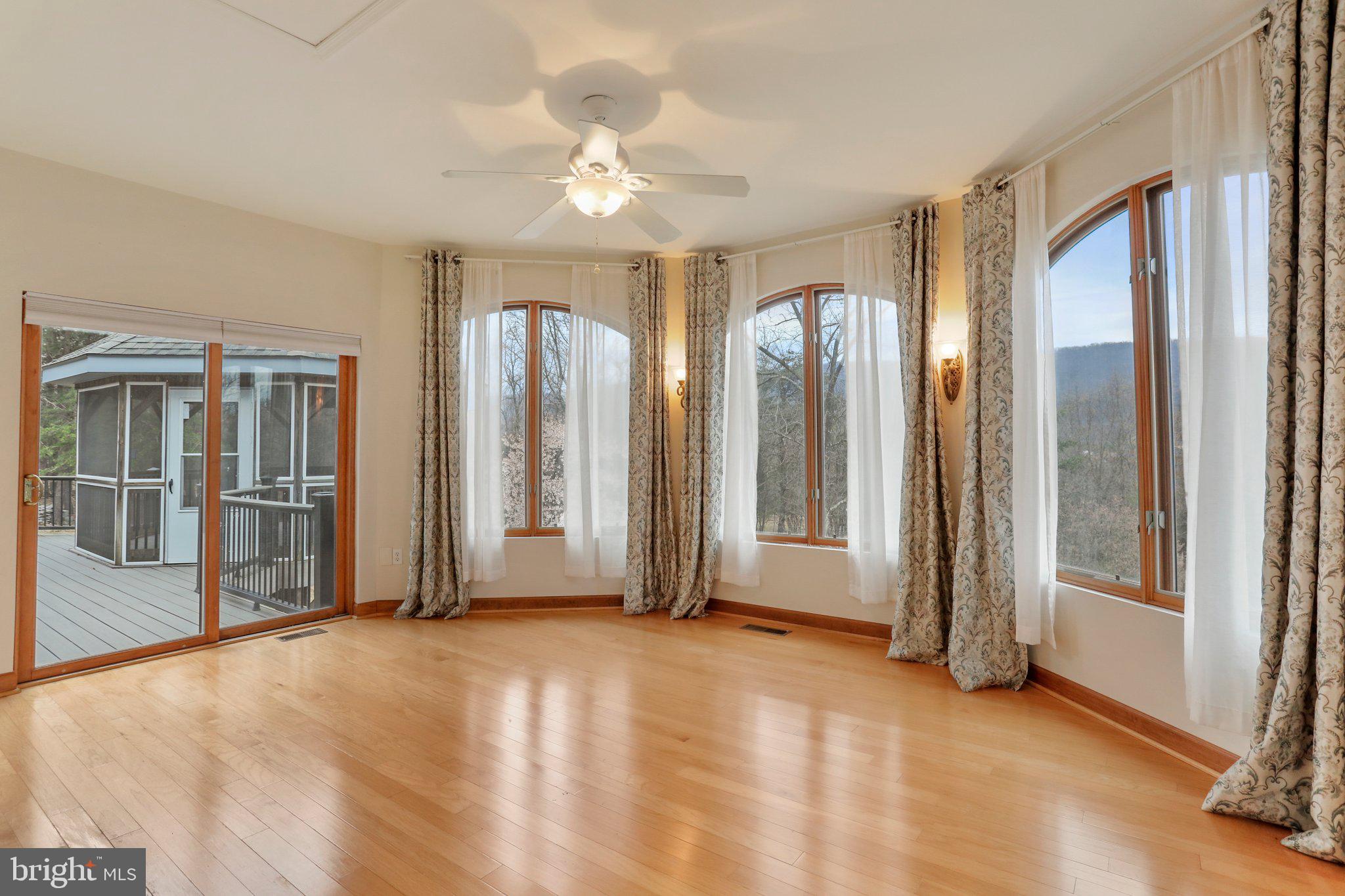 THE MEADOWS AT SLEEPY CREEK - Residential